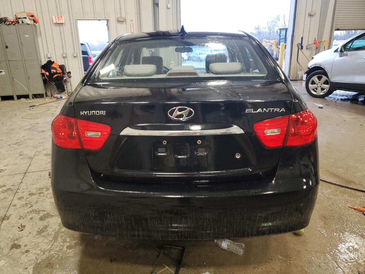 2010 Hyundai Elantra - Image 6