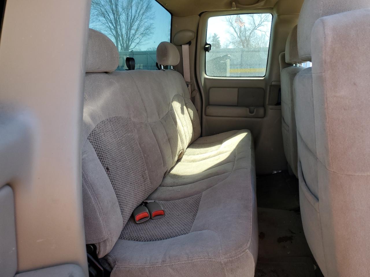 2001 Chevrolet Silverado - Image 10