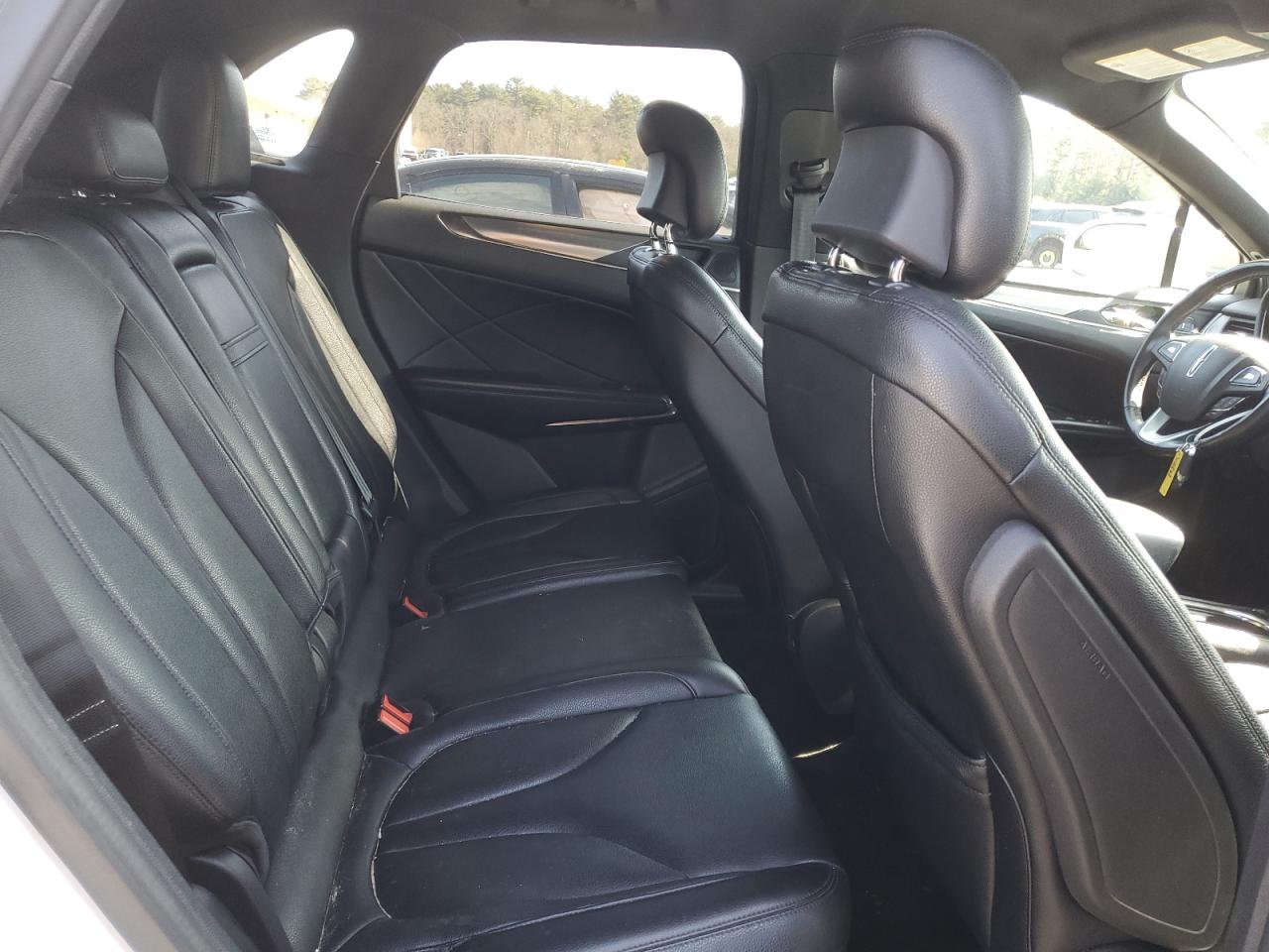 2015 Lincoln MKZ - Image 11
