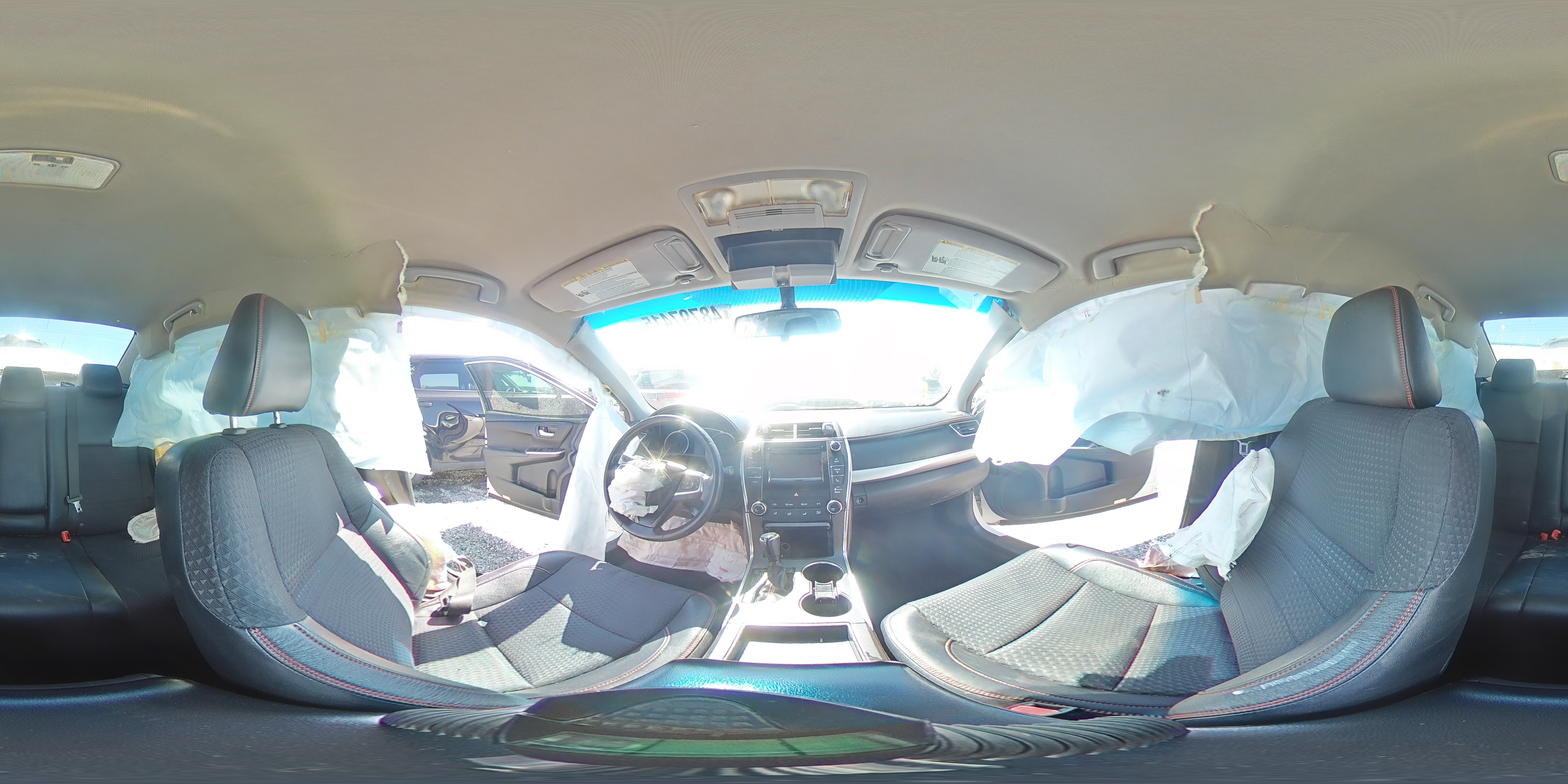 2015 Toyota Camry - Image 13