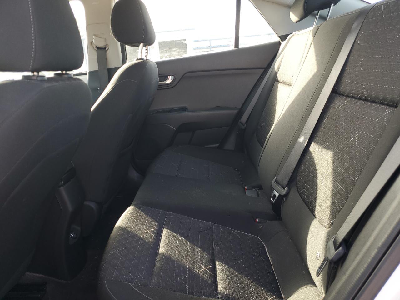 2021 Kia Rio - Image 10