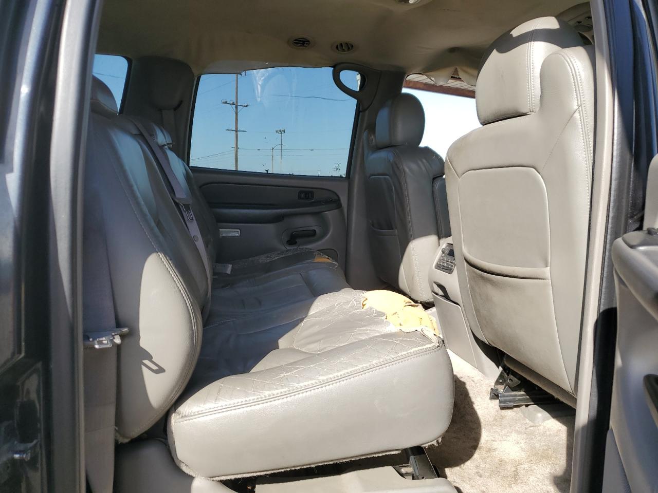 2003 GMC Yukon - Image 11