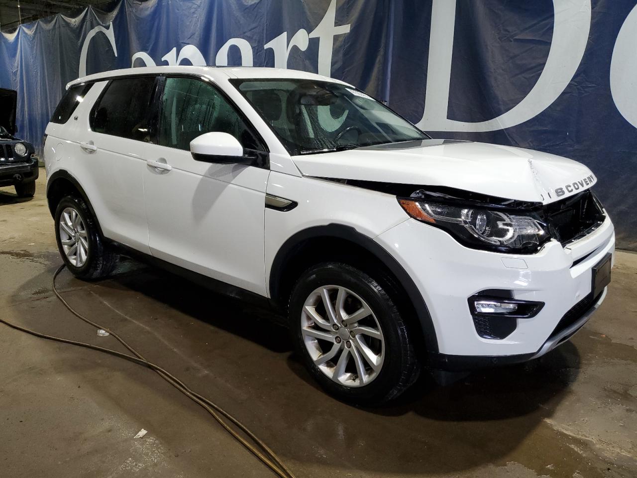 2016 Land Rover Discovery - Image 4