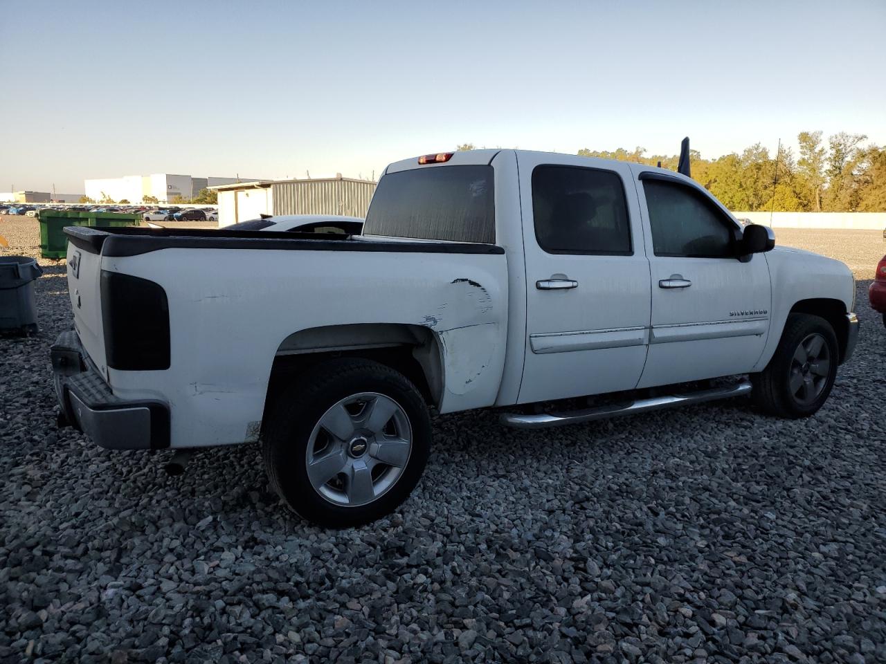 2011 Chevrolet Silverado - Image 3
