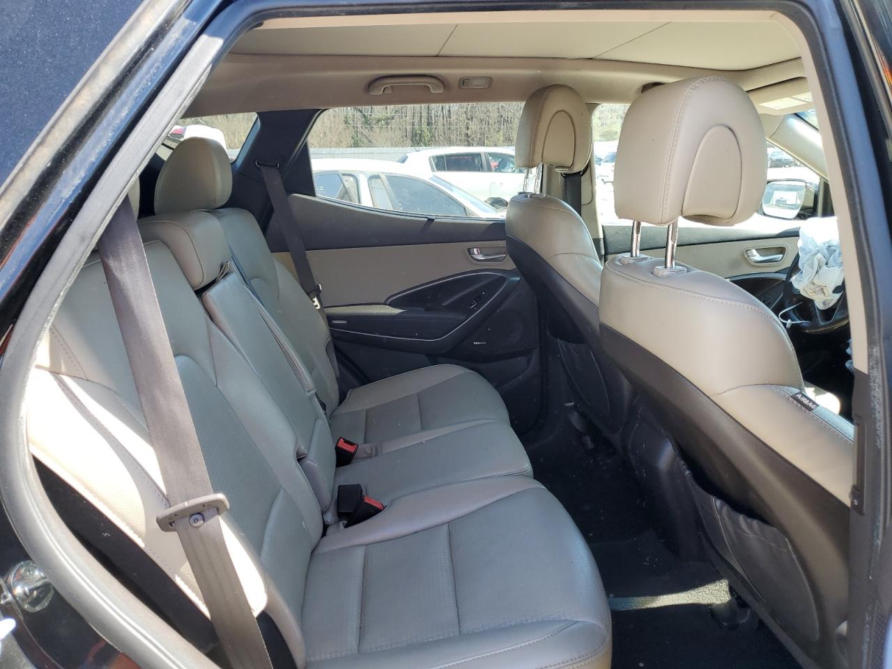 2013 Hyundai Santa Fe - Image 11