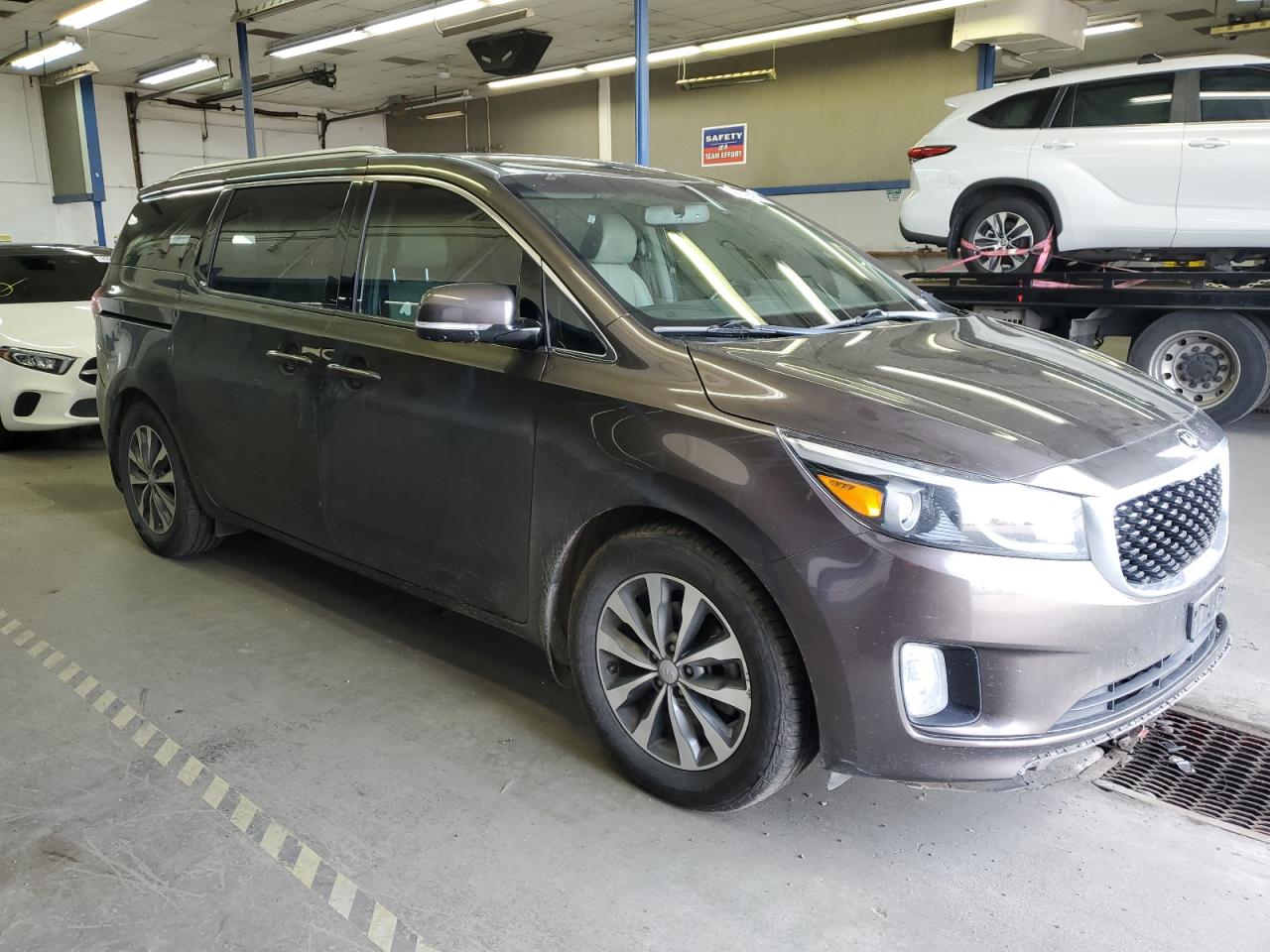 2016 Kia Sedona - Image 4