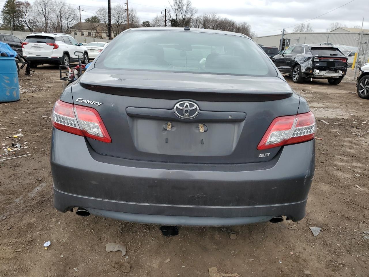 2011 Toyota Camry - Image 6