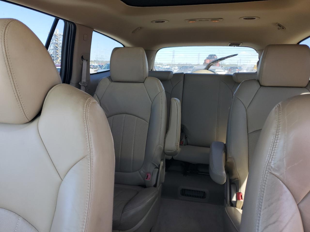 2011 Buick Enclave - Image 10