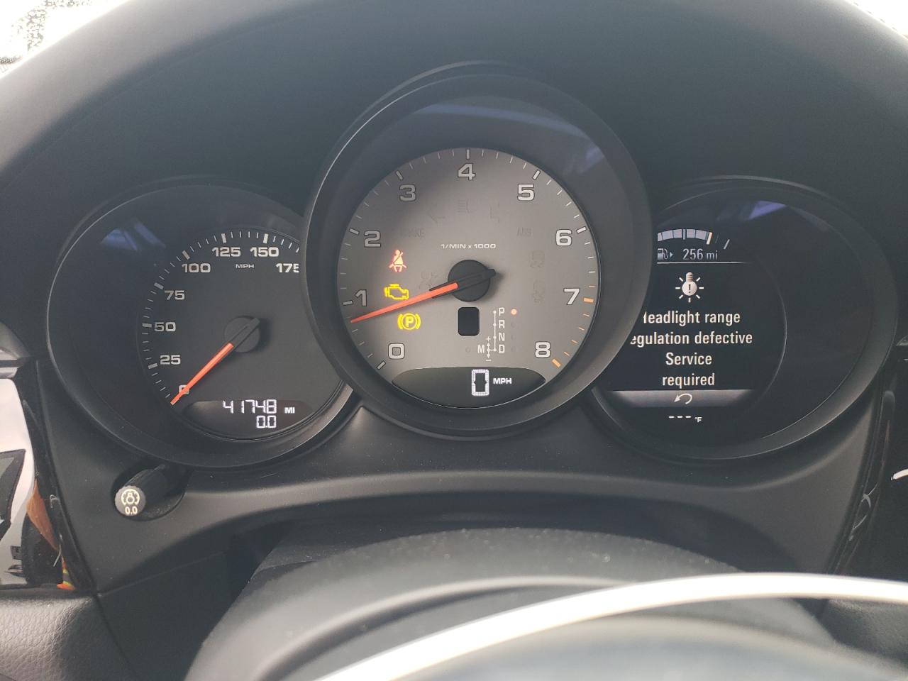 2015 Porsche Macan - Image 9