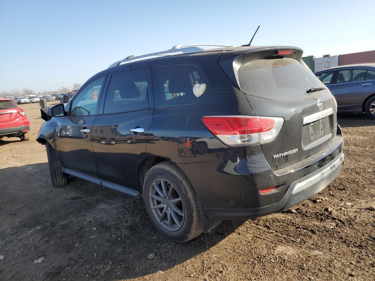 2013 Nissan Pathfinder - Image 2