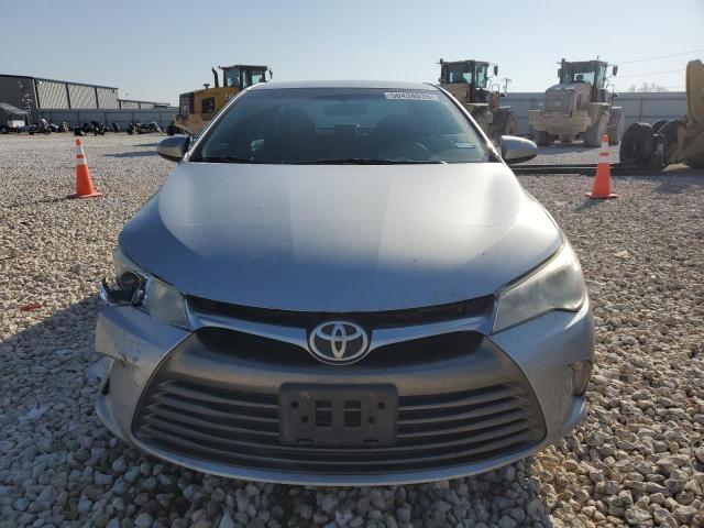  TOYOTA CAMRY 2017 Srebrny