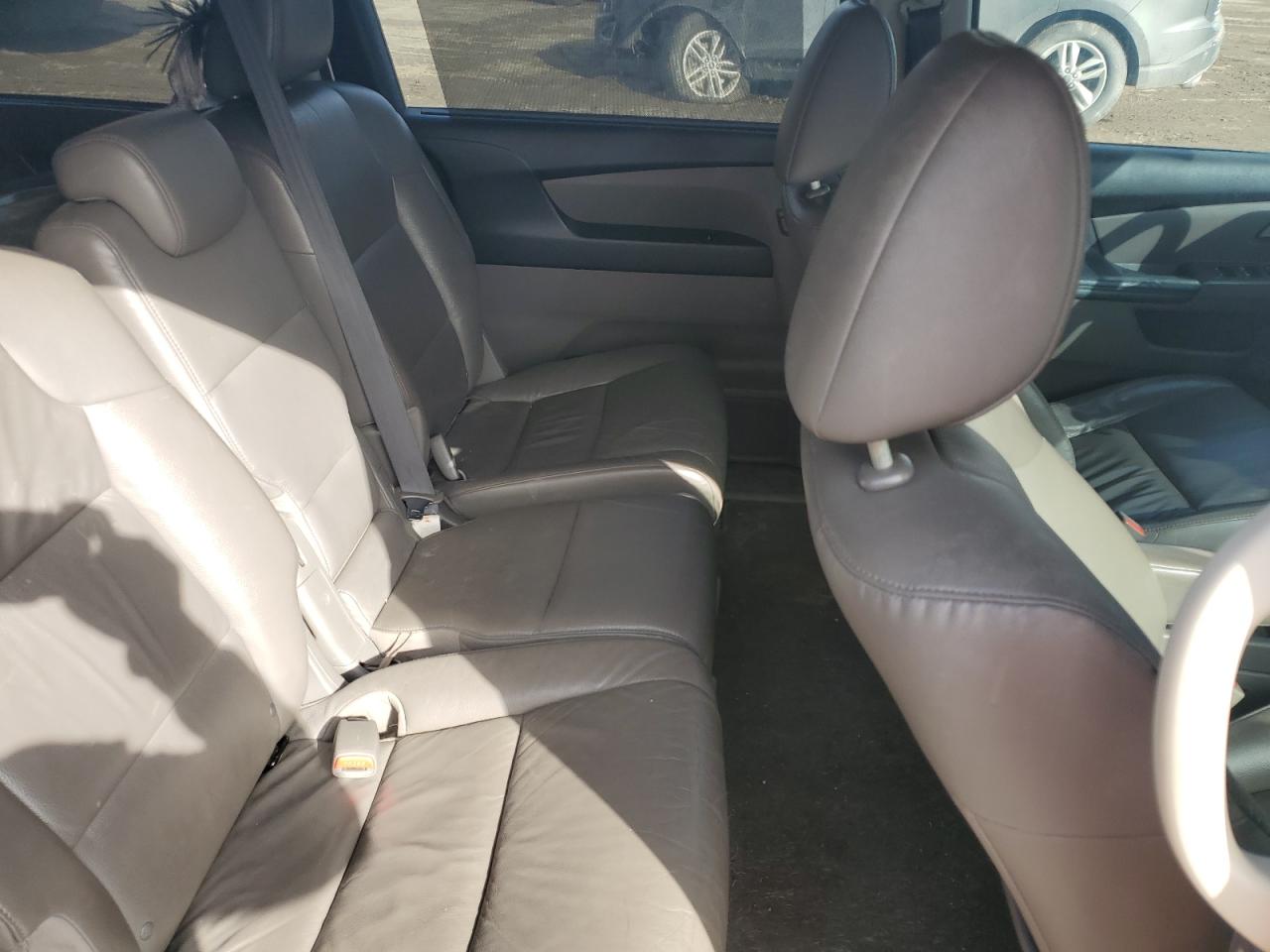 2012 Honda Odyssey - Image 12