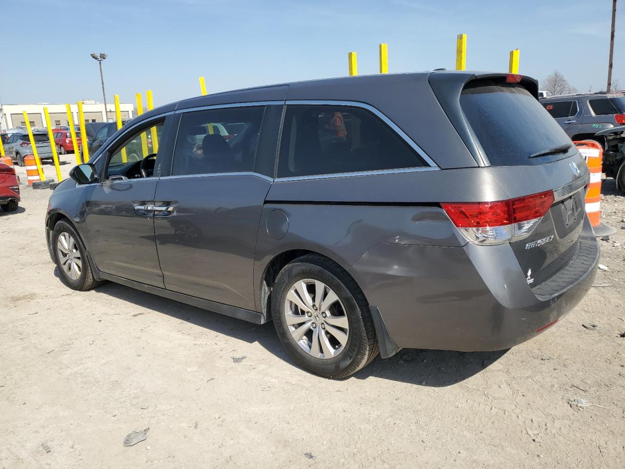 2015 Honda Odyssey - Image 2