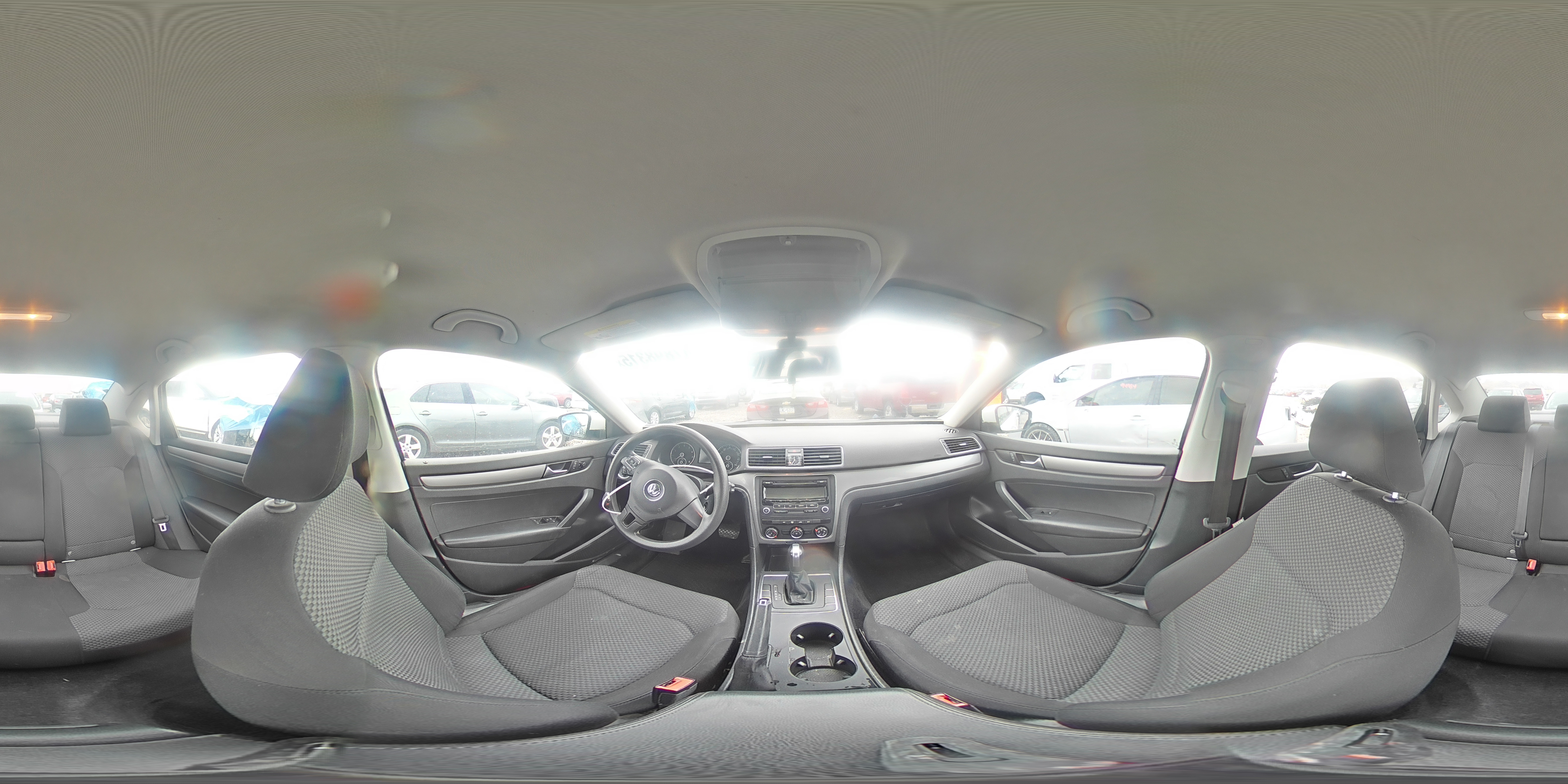 2015 Volkswagen Passat - Image 14