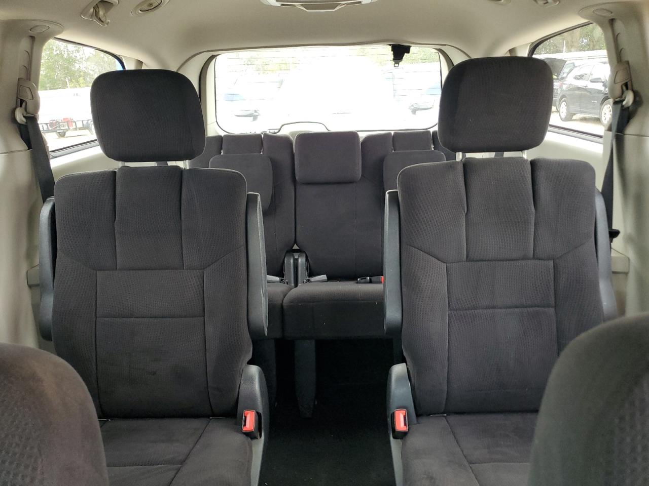 2011 Dodge Caravan - Image 10