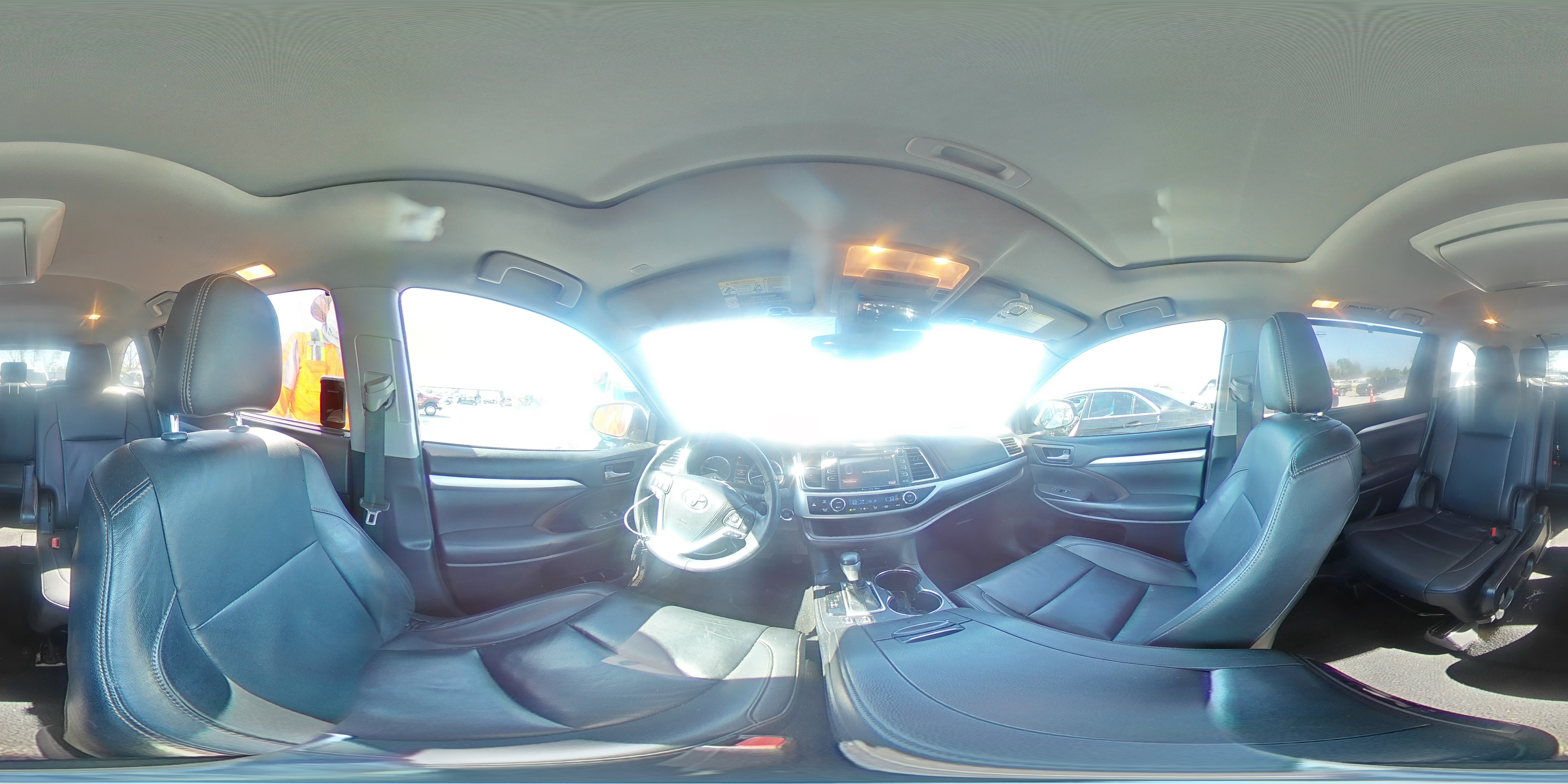 2019 Toyota Highlander - Image 13