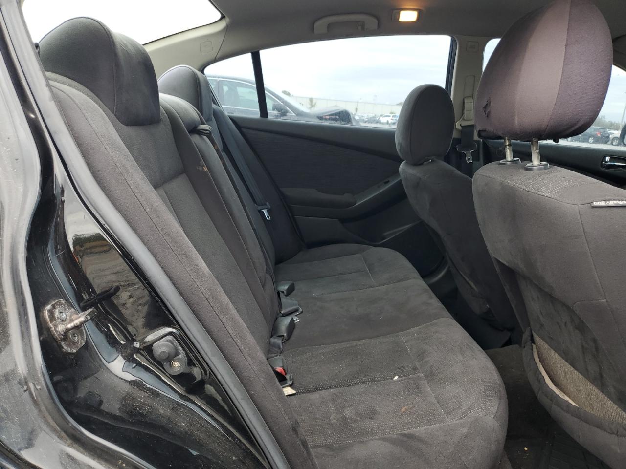 2010 Nissan Altima - Image 10