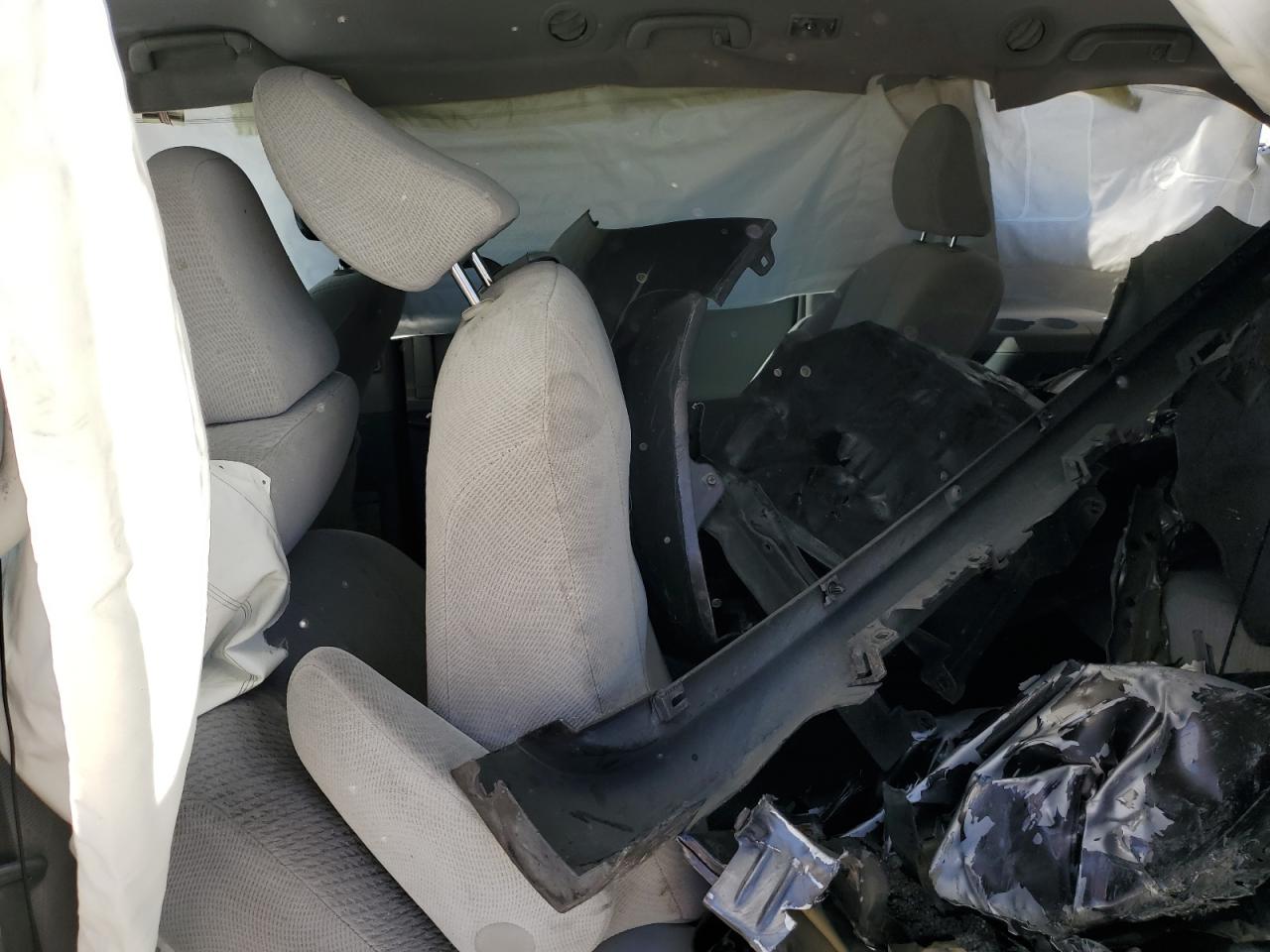 2012 Toyota Sienna - Image 11