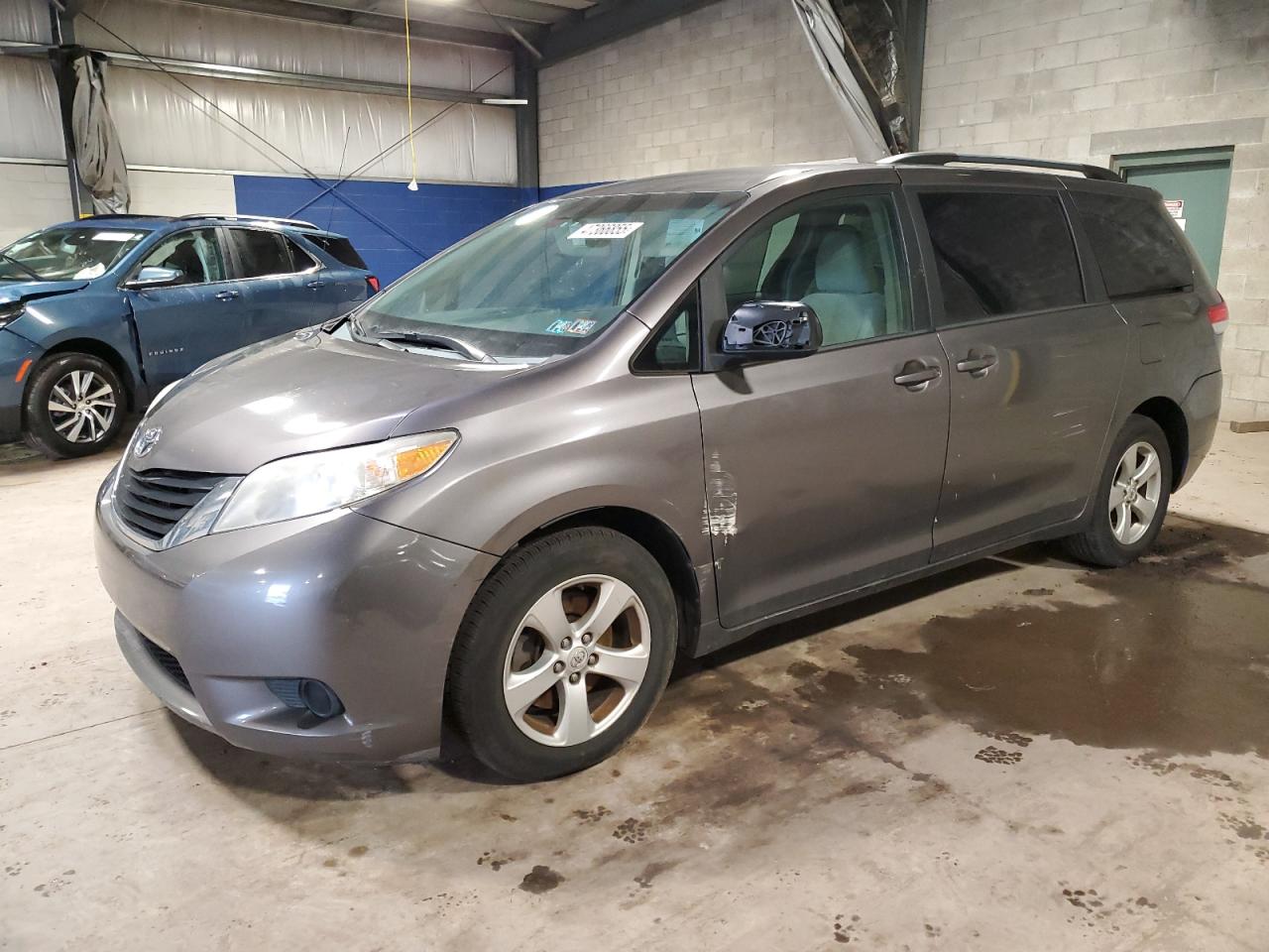 2012 Toyota Sienna - Image 1