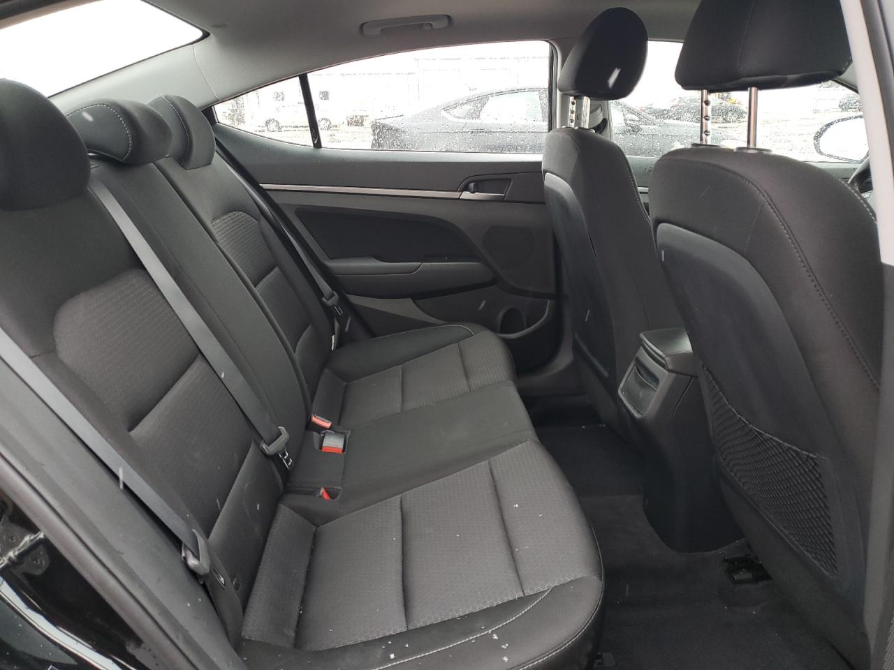 2017 Hyundai Elantra - Image 10