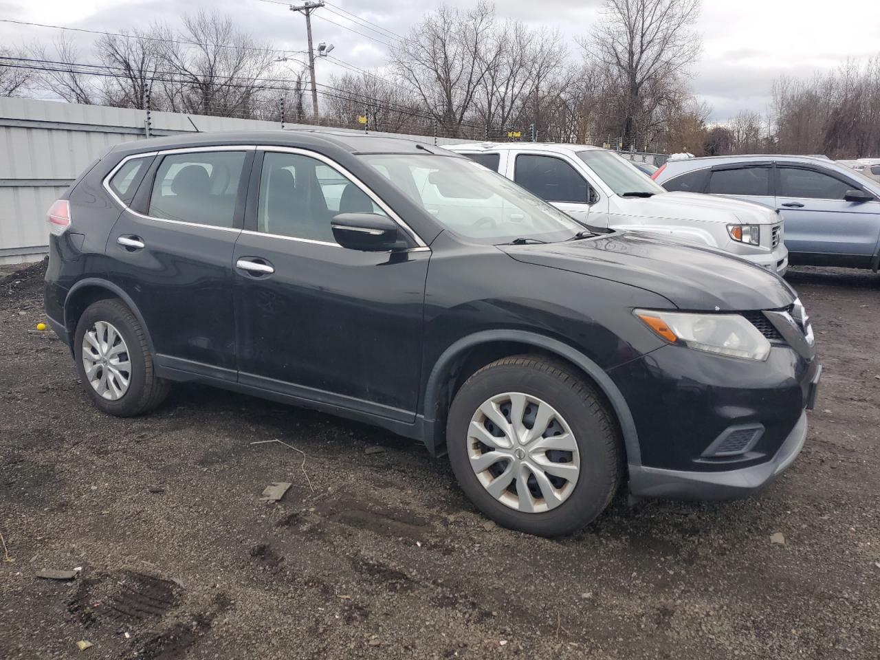 2015 Nissan Rogue - Image 4