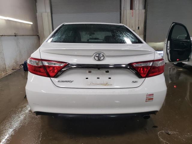  TOYOTA CAMRY 2015 Biały