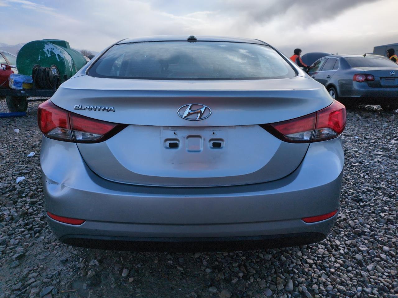 2016 Hyundai Elantra - Image 6