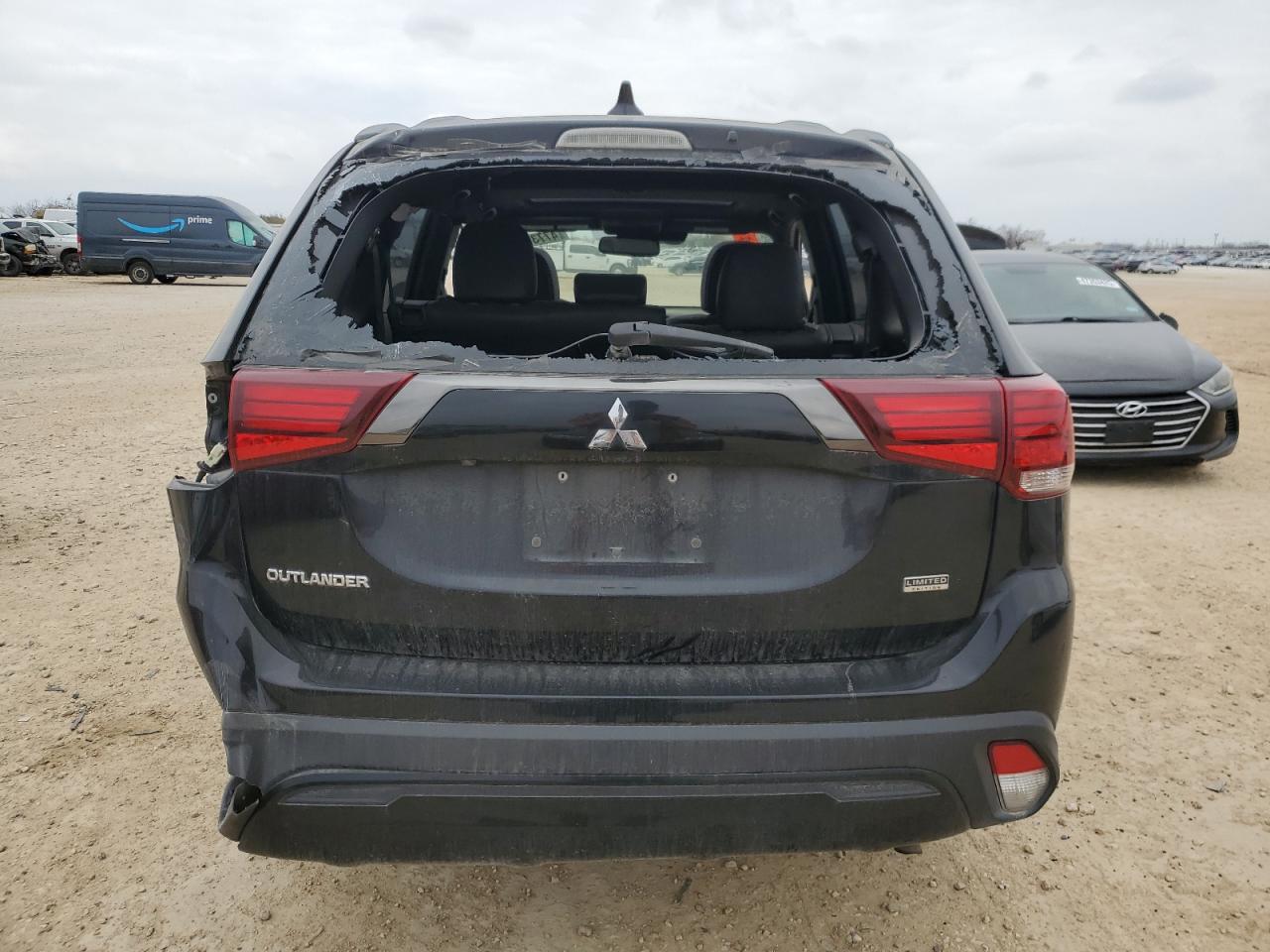2020 Mitsubishi Outlander - Image 6