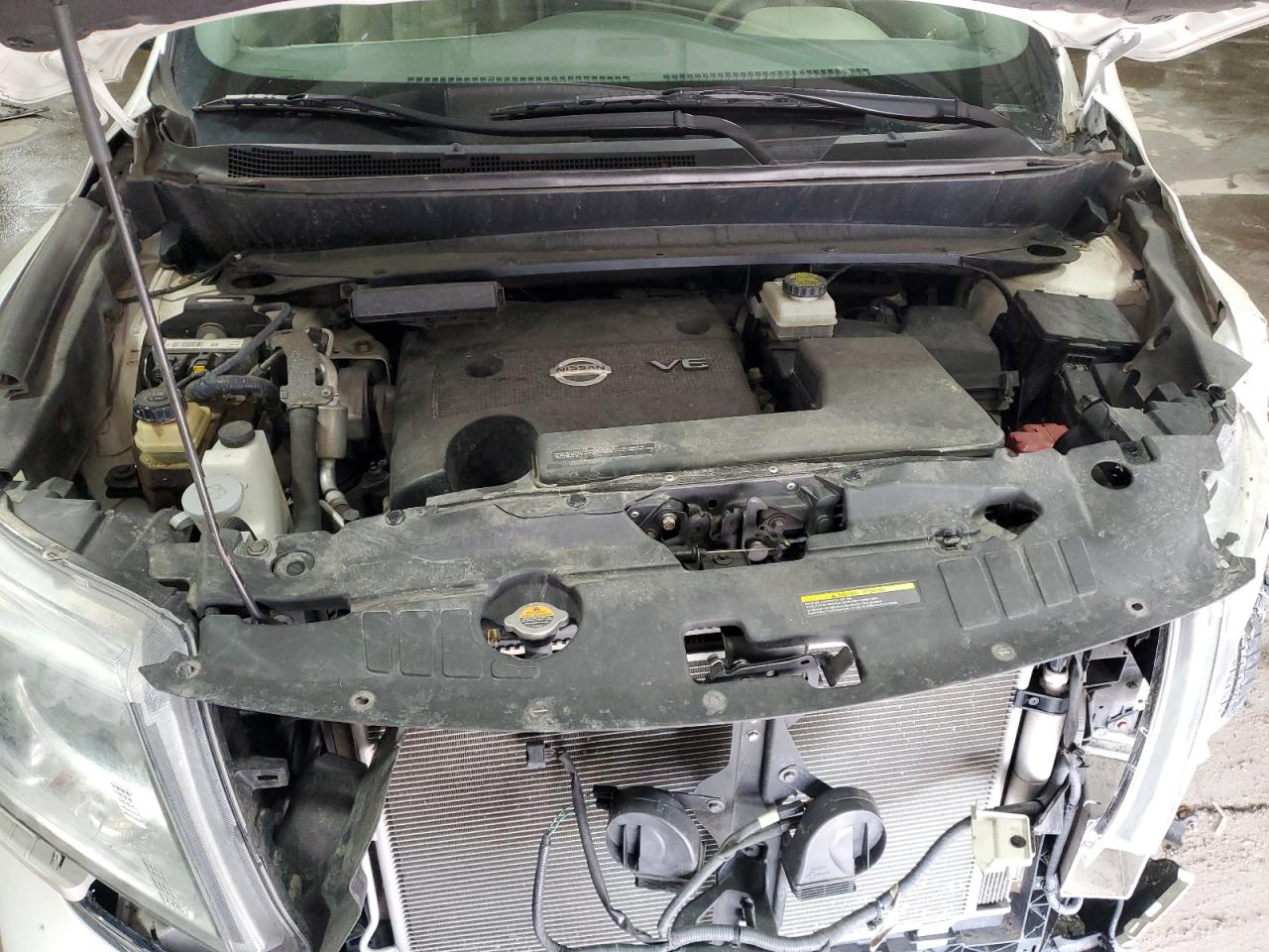 2015 Nissan Pathfinder - Image 13