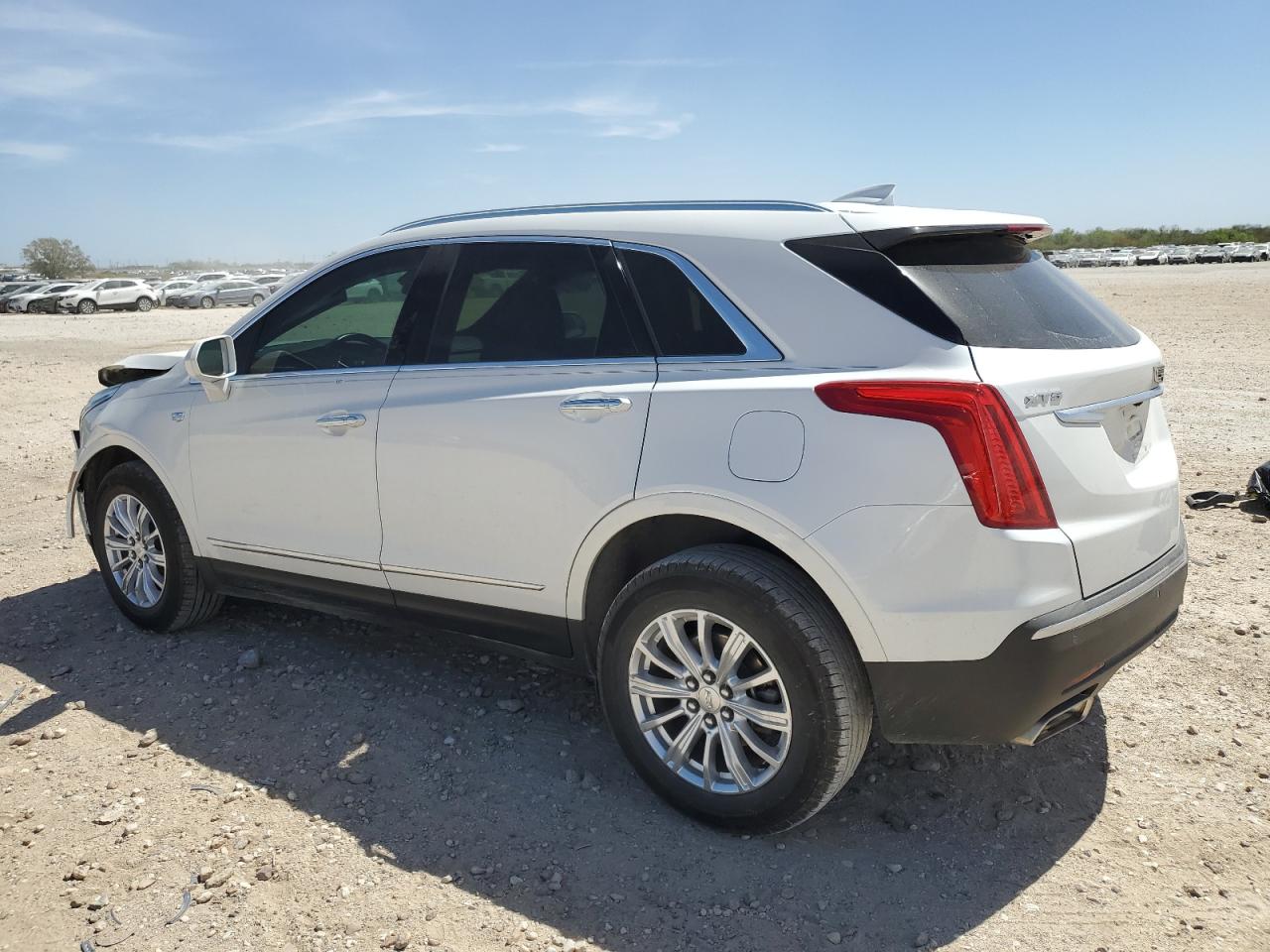 2019 Cadillac XT5 - Image 2