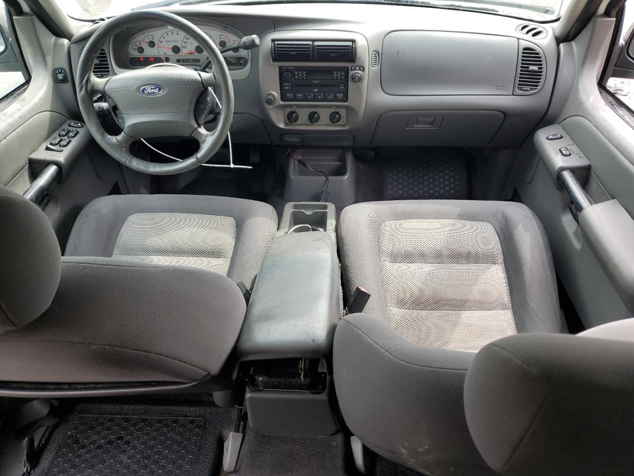2004 Ford Explorer - Image 8