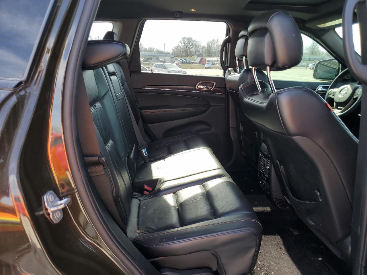 2016 Jeep Grand Cherokee - Image 11