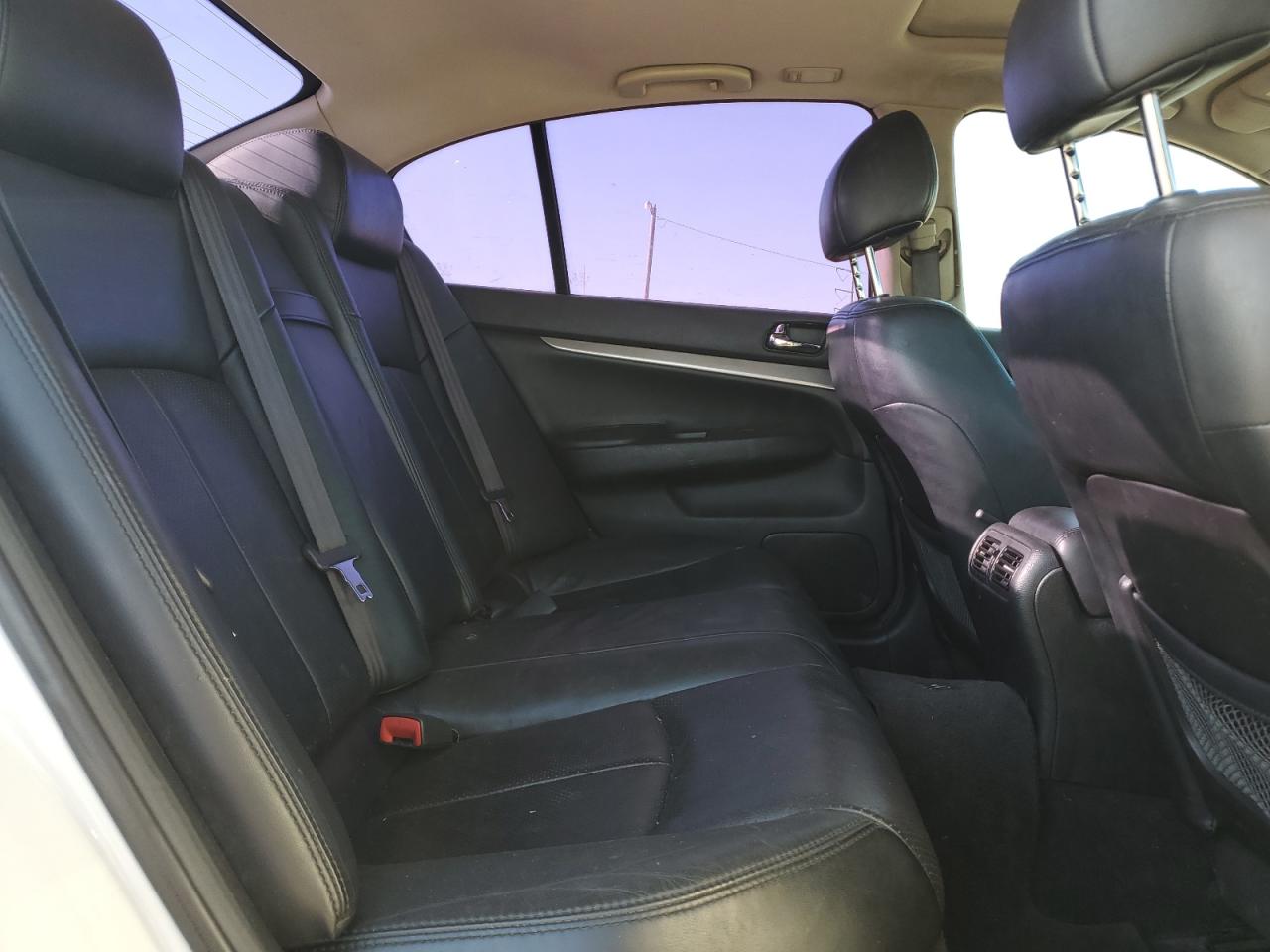 2013 Infiniti G - Image 10