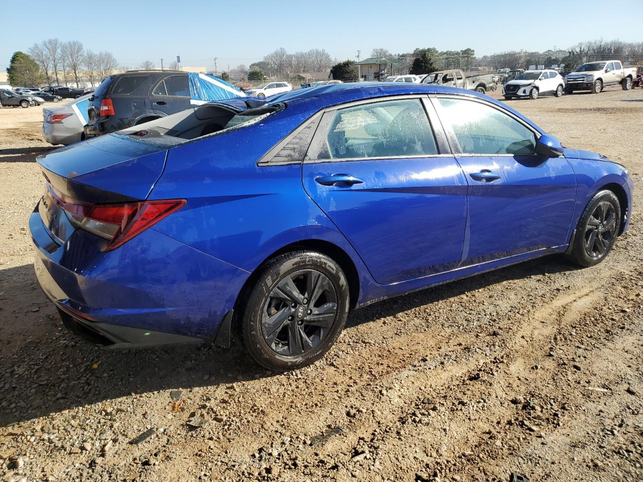 2023 Hyundai Elantra - Image 3