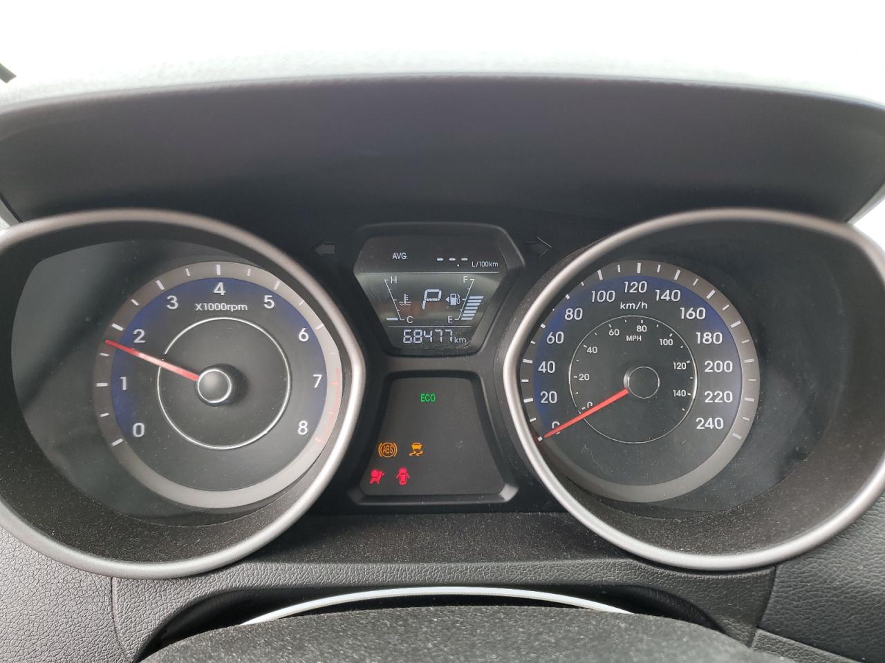 2016 Hyundai Elantra - Image 9