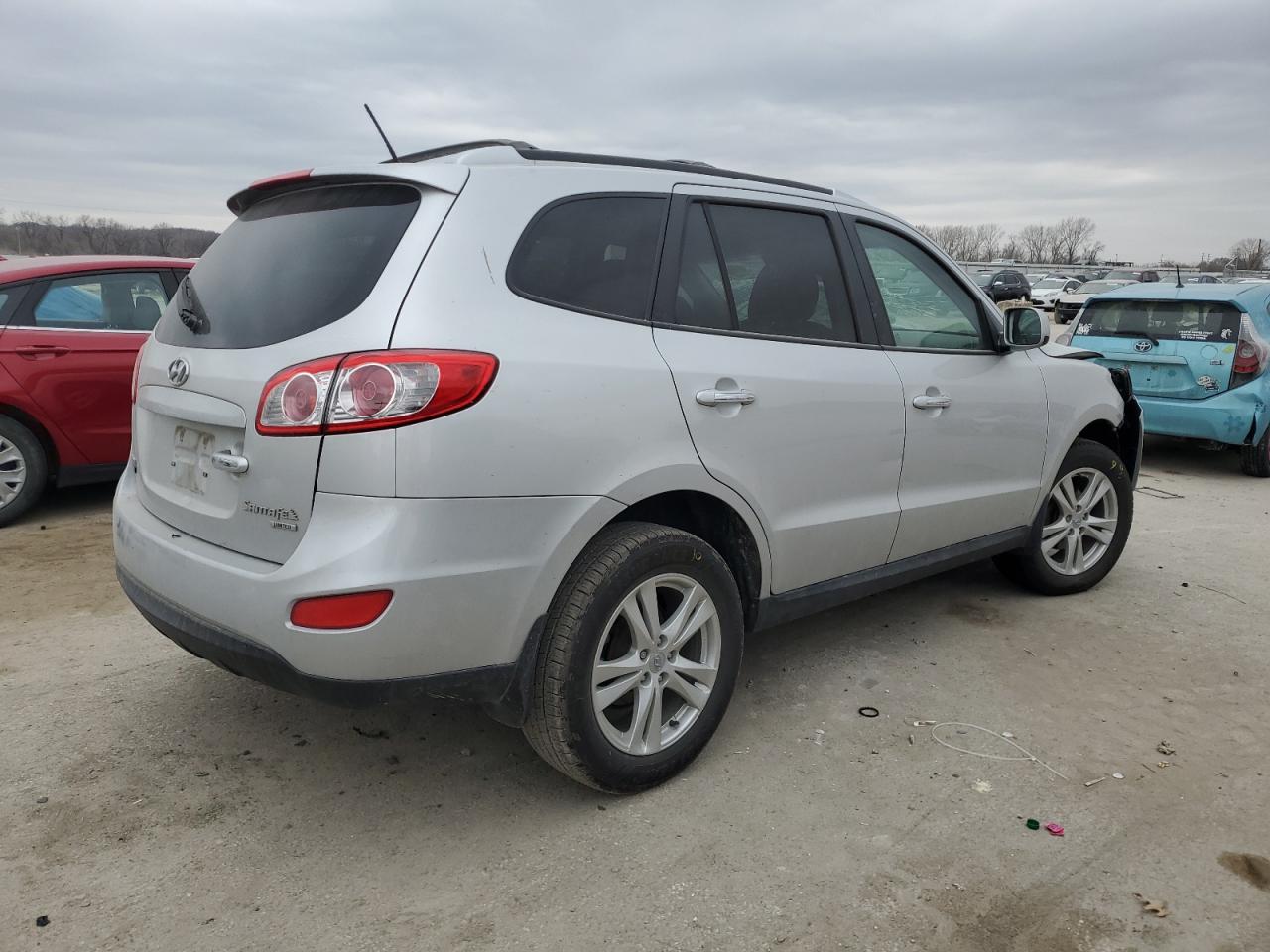 2011 Hyundai Santa Fe - Image 3