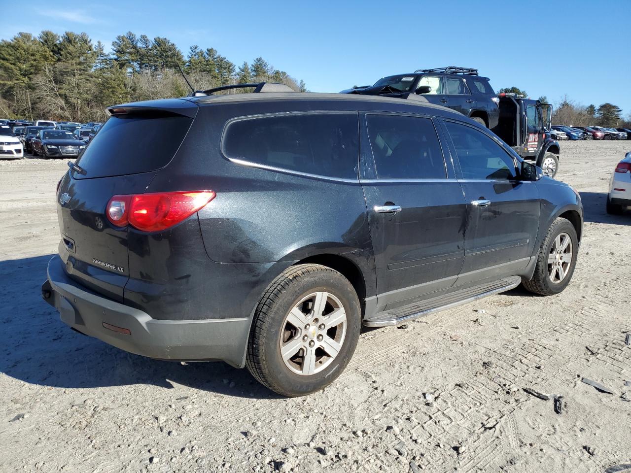 2010 Chevrolet Traverse - Image 3