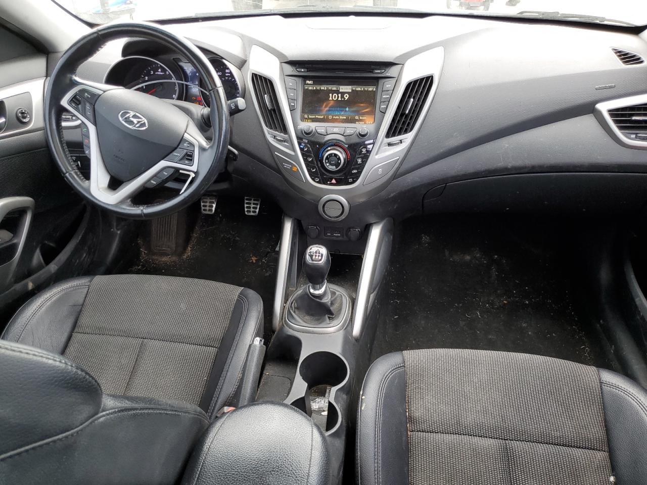 2013 Hyundai Veloster - Image 8