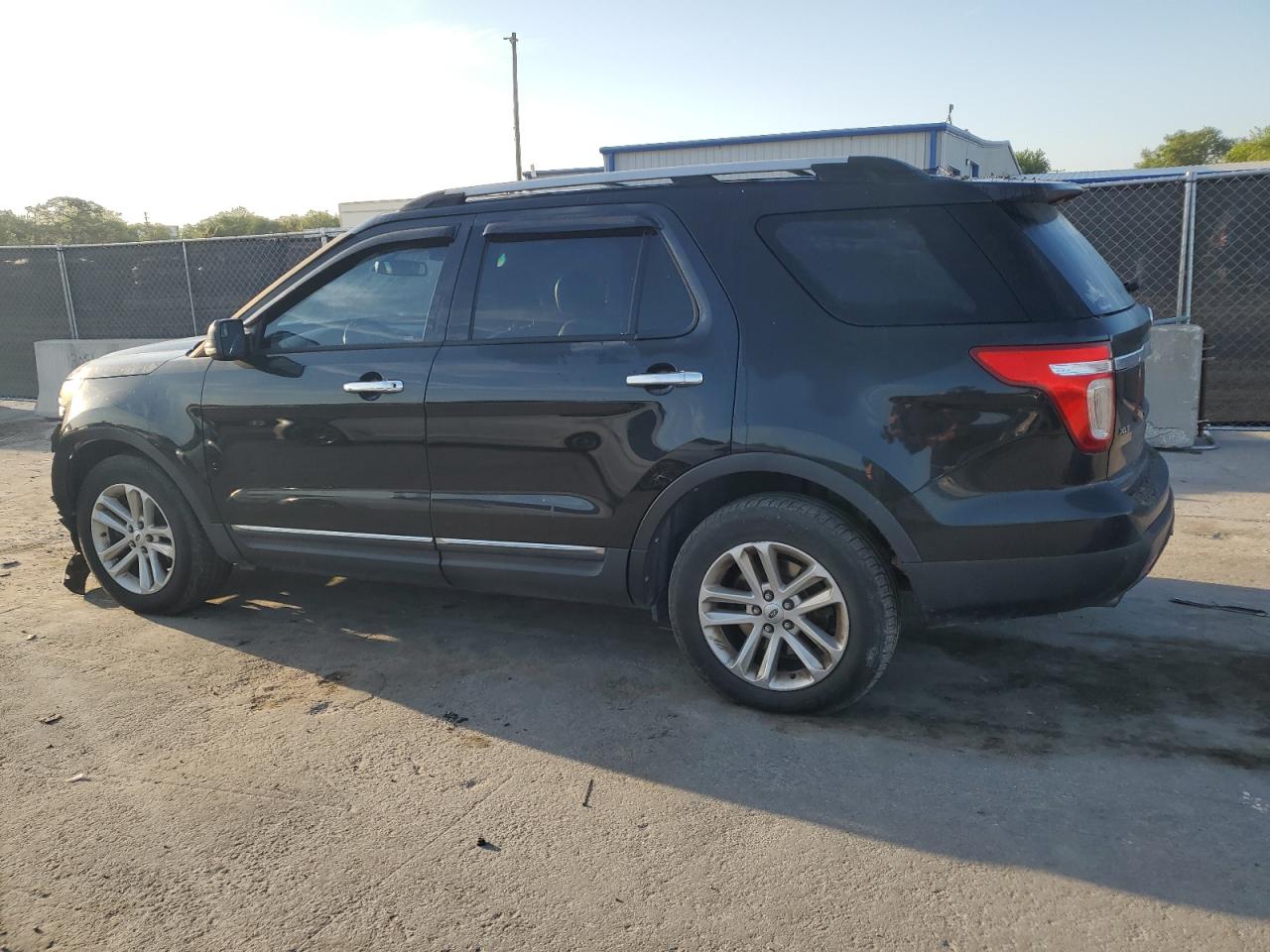 2013 Ford Explorer - Image 2