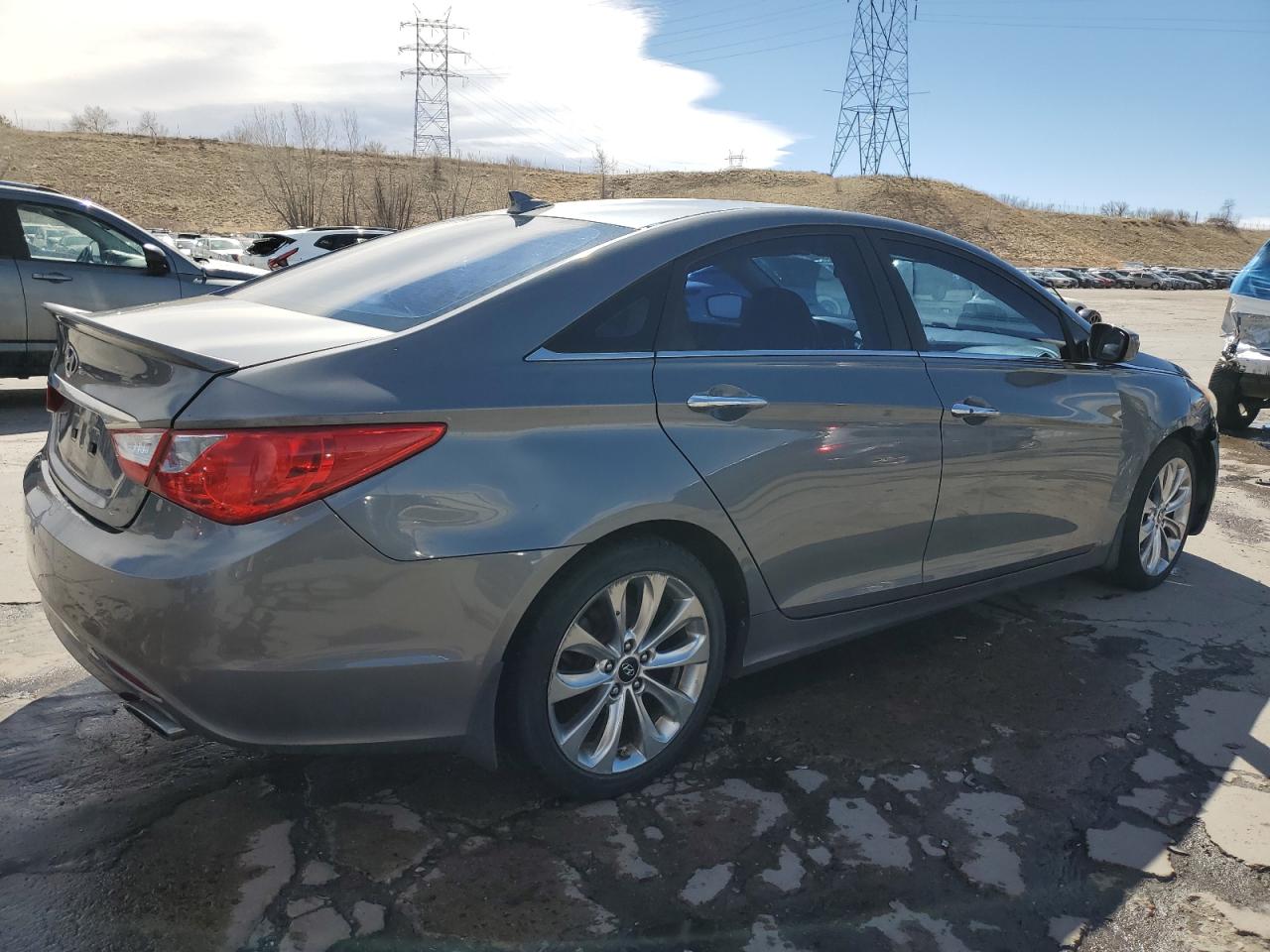 2012 Hyundai Sonata - Image 3