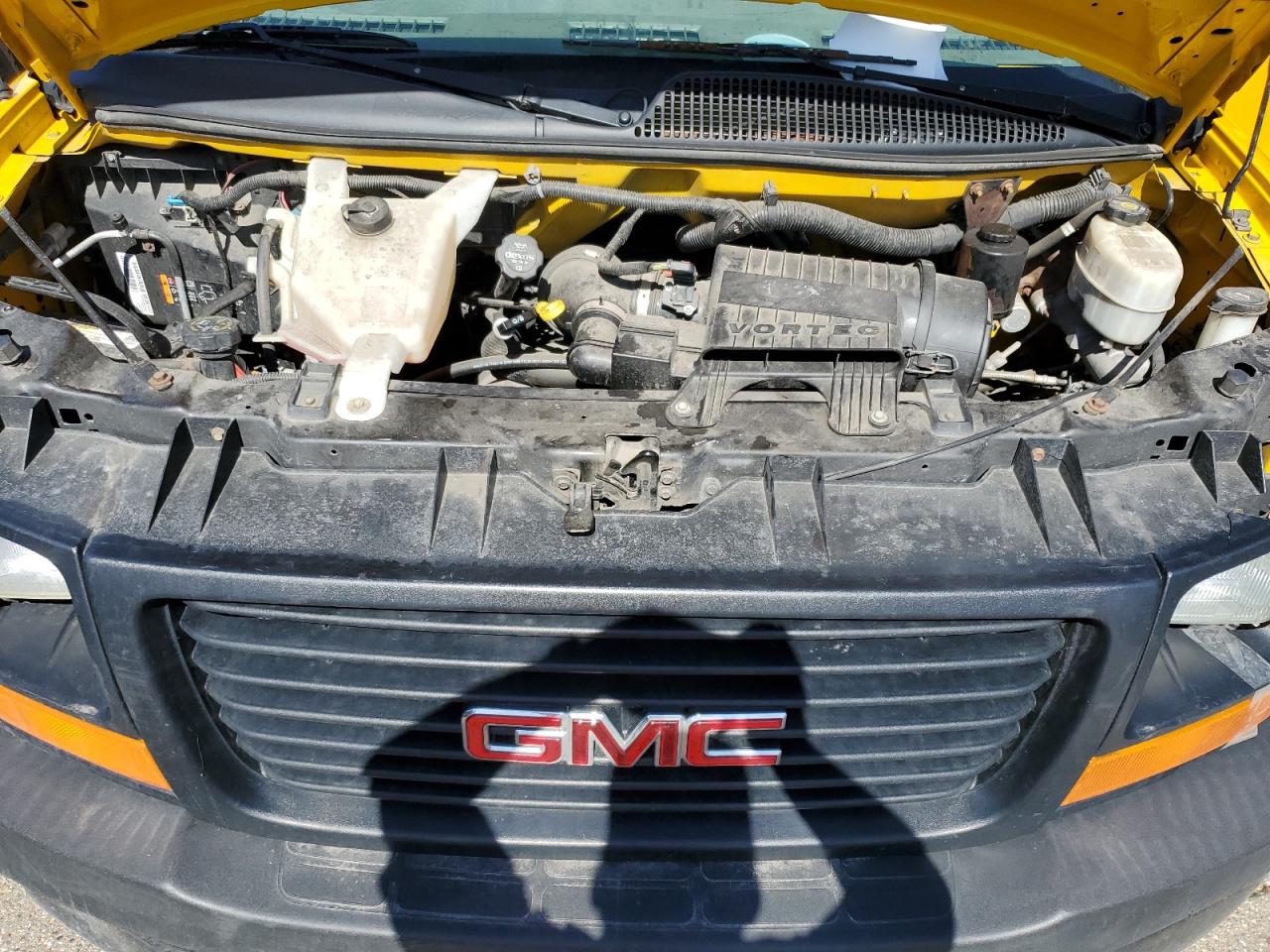 2017 GMC Savana - Image 12