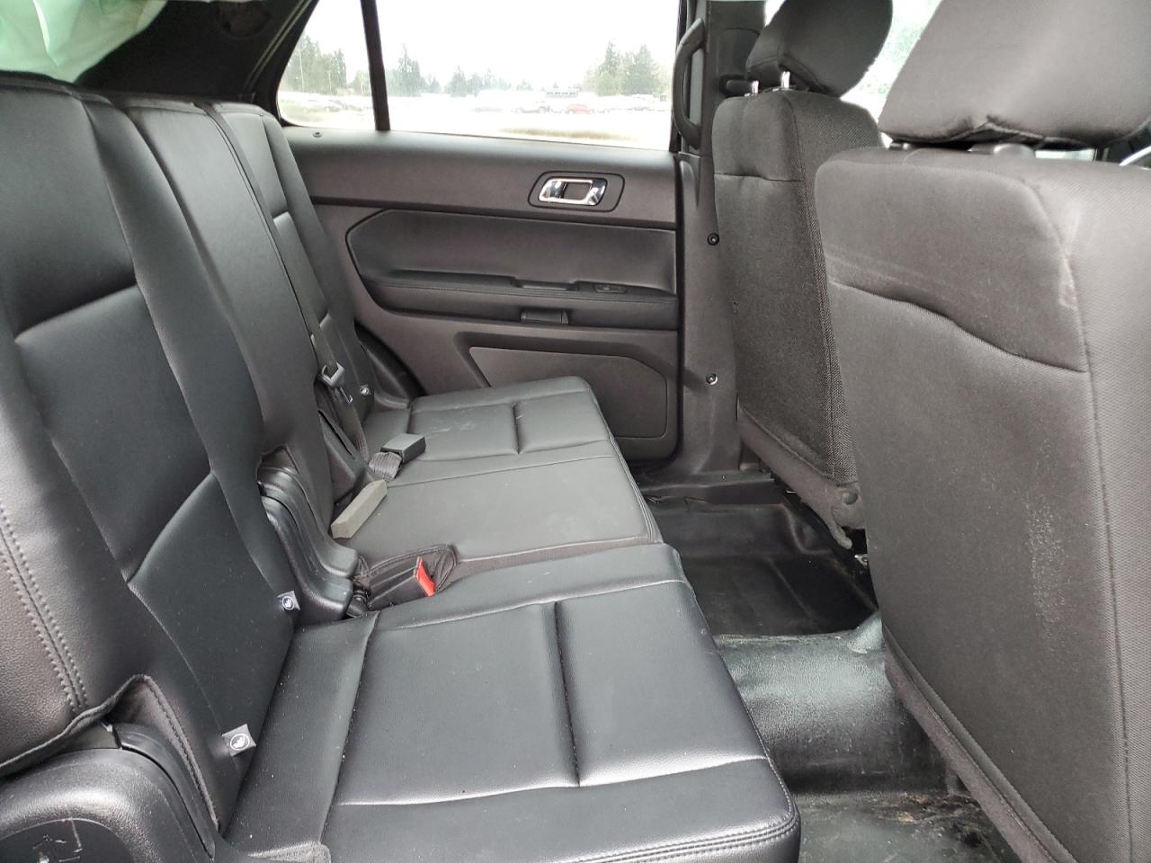 2015 Ford Explorer - Image 12