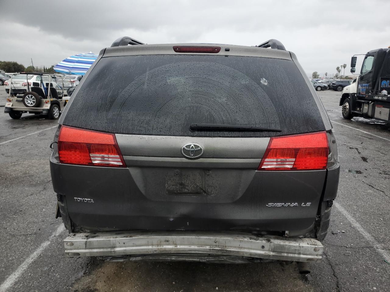 2004 Toyota Sienna - Image 6