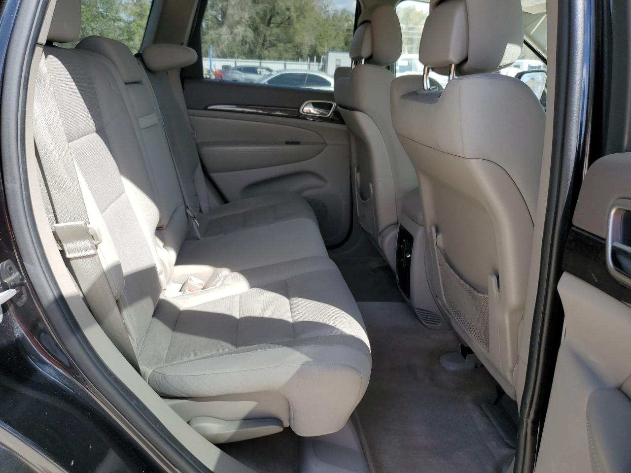 2011 Jeep Grand Cherokee - Image 10