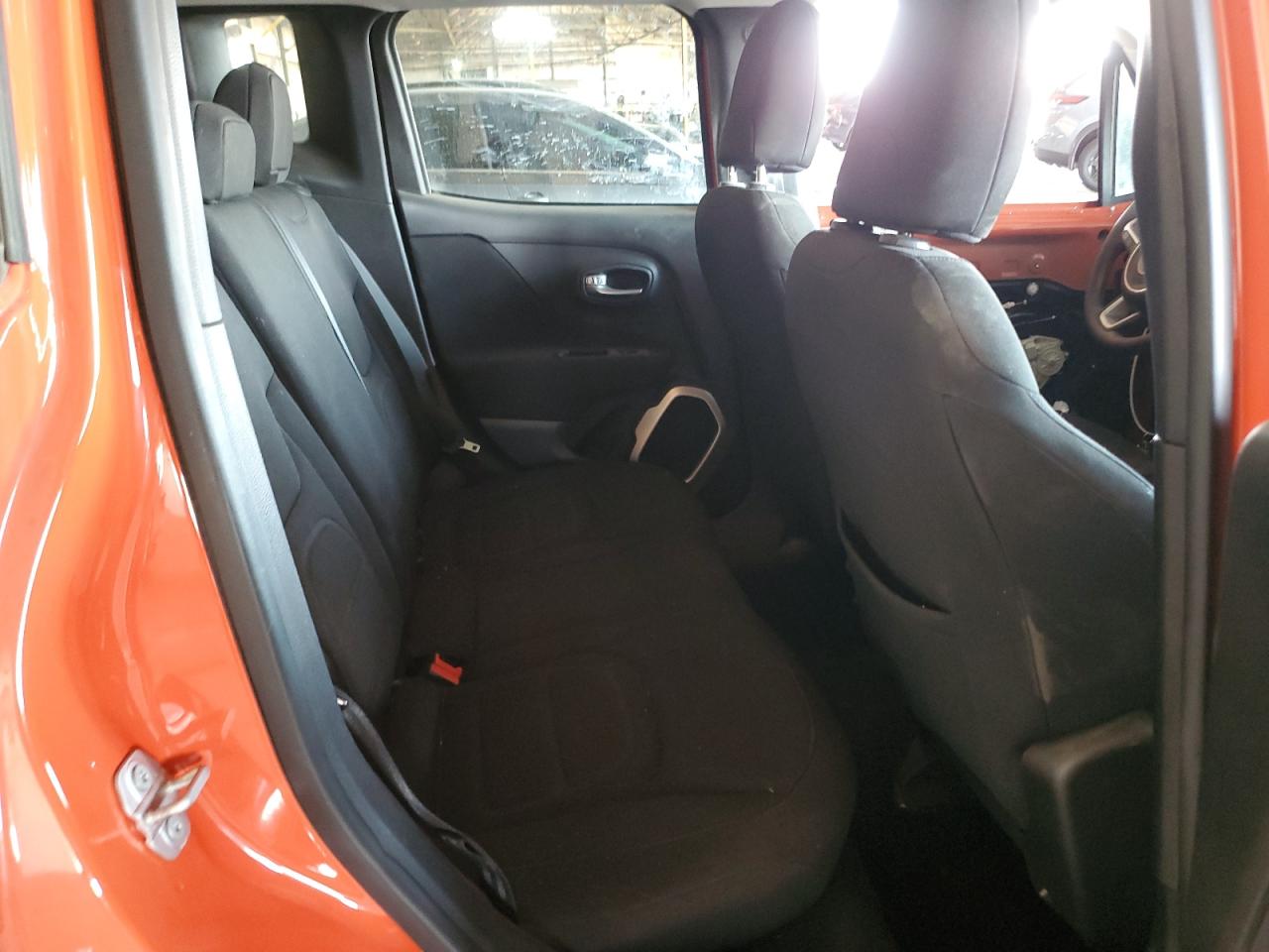 2018 Jeep Renegade - Image 10