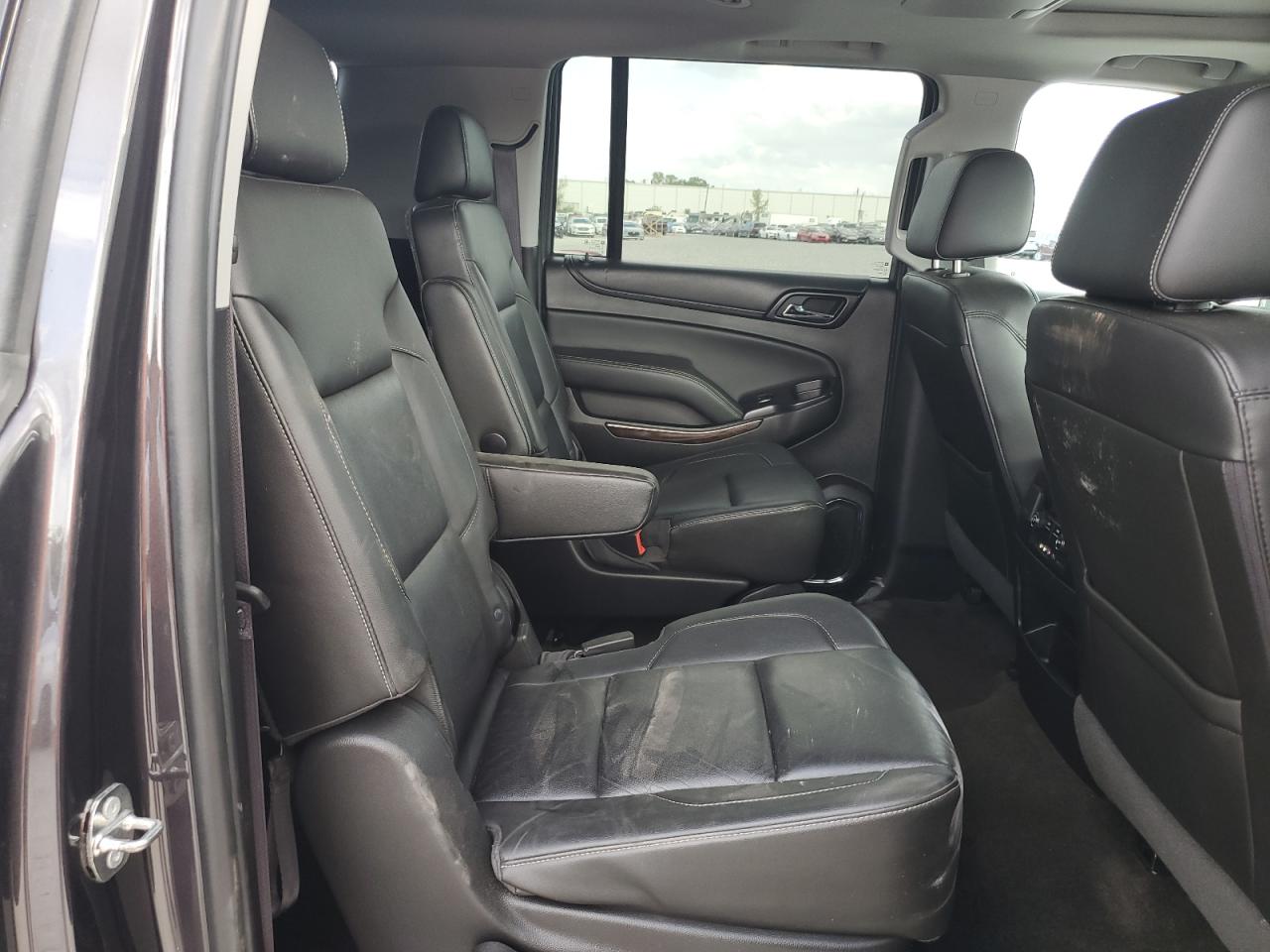 2016 Chevrolet Suburban - Image 12