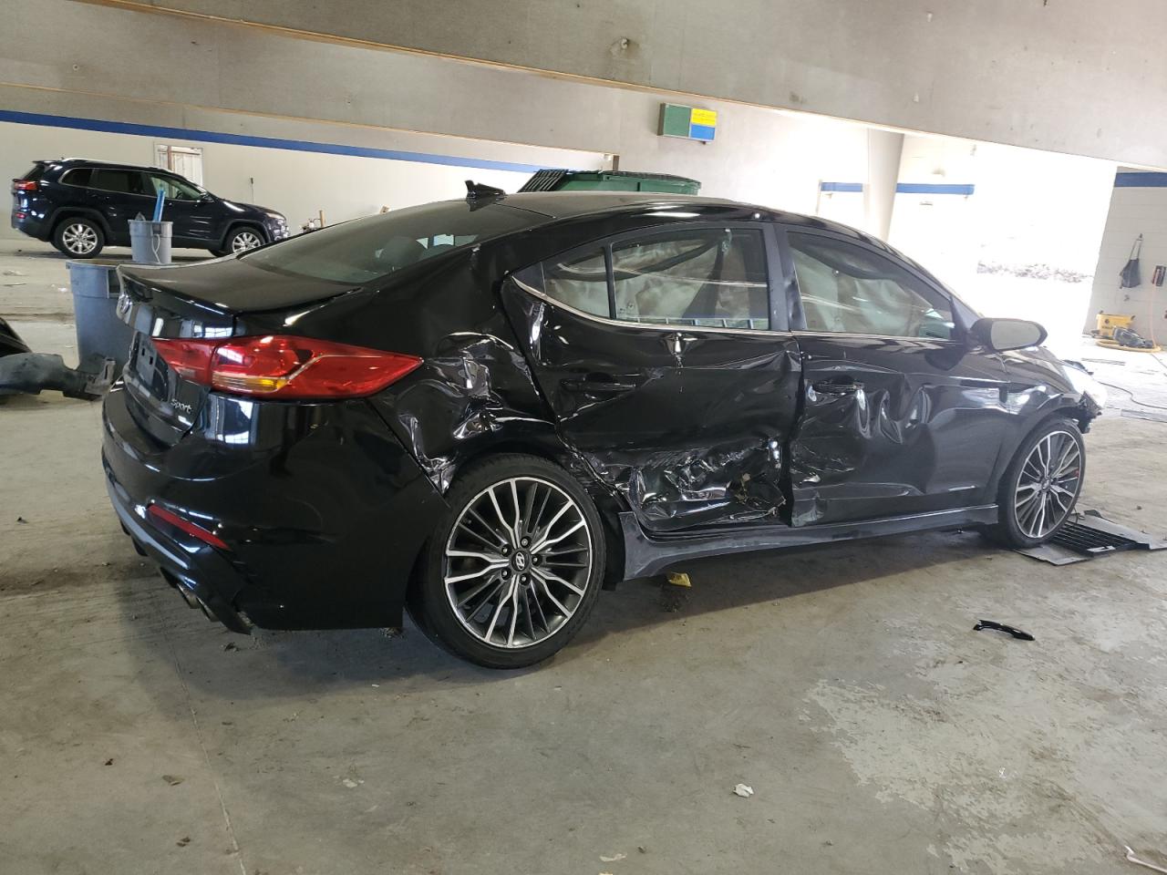 2018 Hyundai Elantra - Image 3