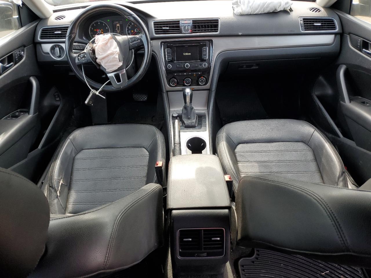 2015 Volkswagen Passat - Image 8