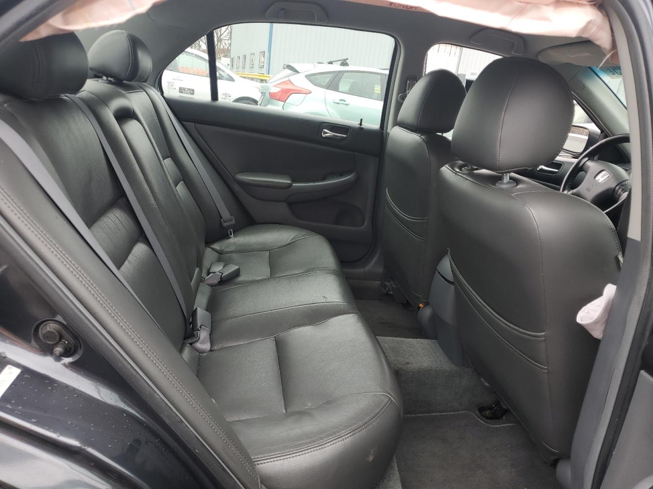 2005 Honda Accord - Image 10