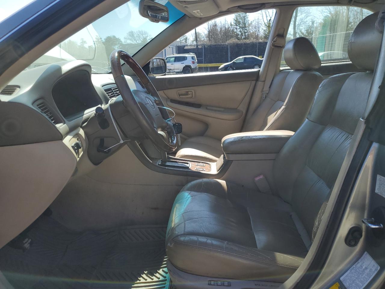 2001 Lexus ES - Image 7